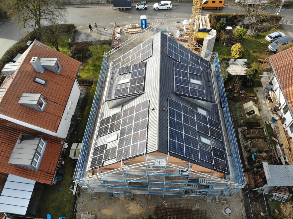 Projekt Doppelhaus Jeweils 15,80 kWp mit 11,5 kWh Speichersystem Garching bei München in 2023
